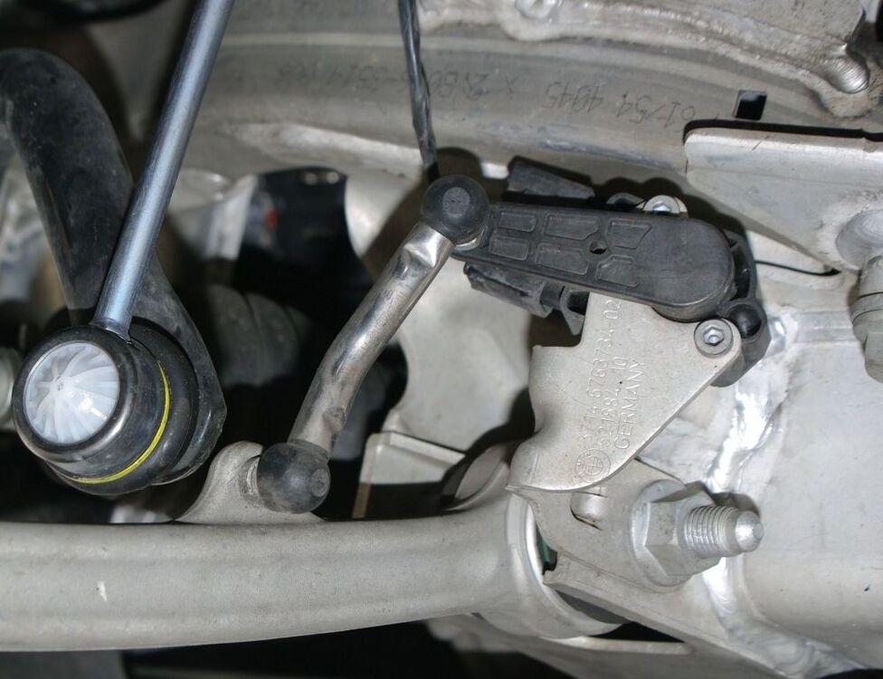 Front Headlight Sensor w.jpg